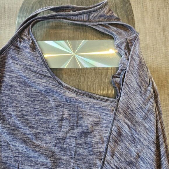 Lululemon Essential Tank - Picture 4 of 5